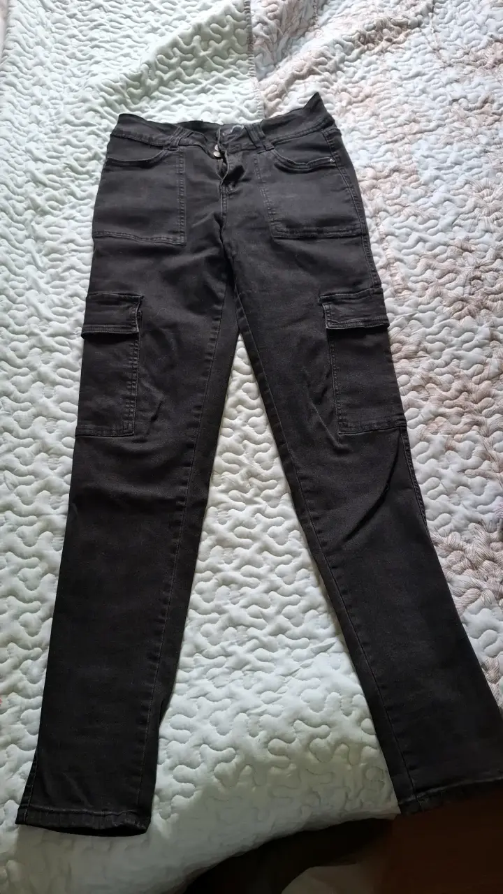 Pantalones cargo skinne negros para mujer - 1