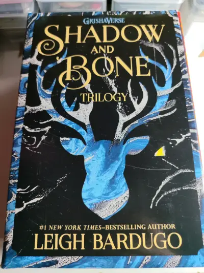 Trilogía Shadow and Bone - miniatura 1