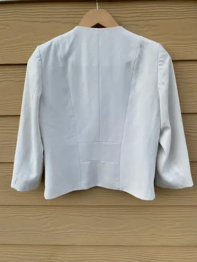 Blazer blanco elegante para mujer - miniatura 4