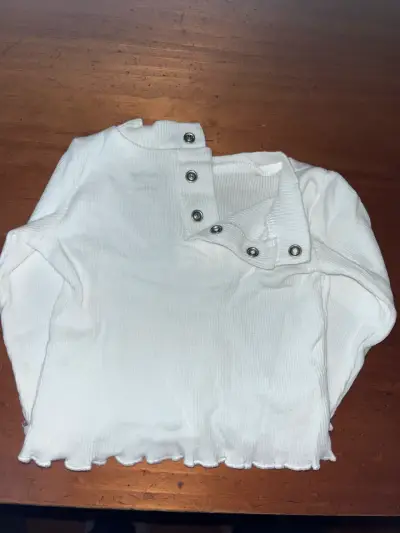 Polera blanca de niña con cuello alto - miniatura 3
