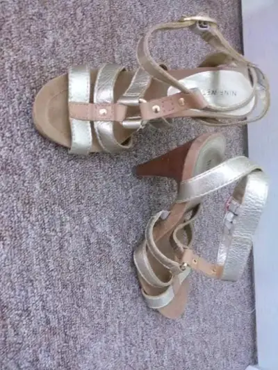 Zapatos de Tacón Alto en Varios Colores - miniatura 3
