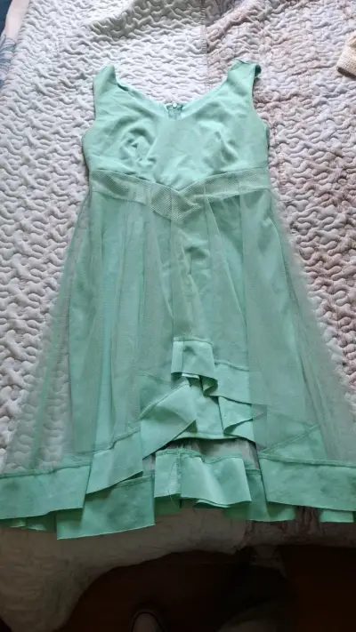 Vestido verde menta con tul elegante - miniatura 1