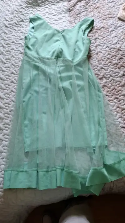 Vestido verde menta con tul elegante - miniatura 2