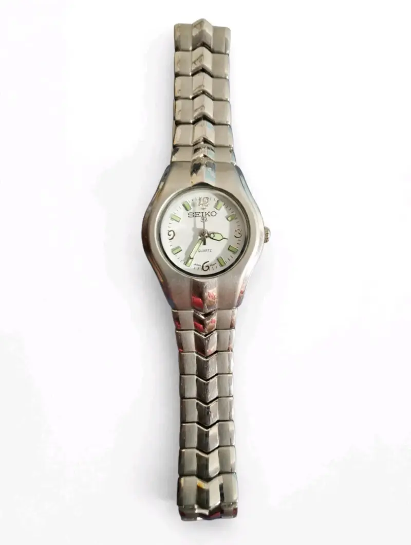Reloj Seiko de acero inoxidable para mujer