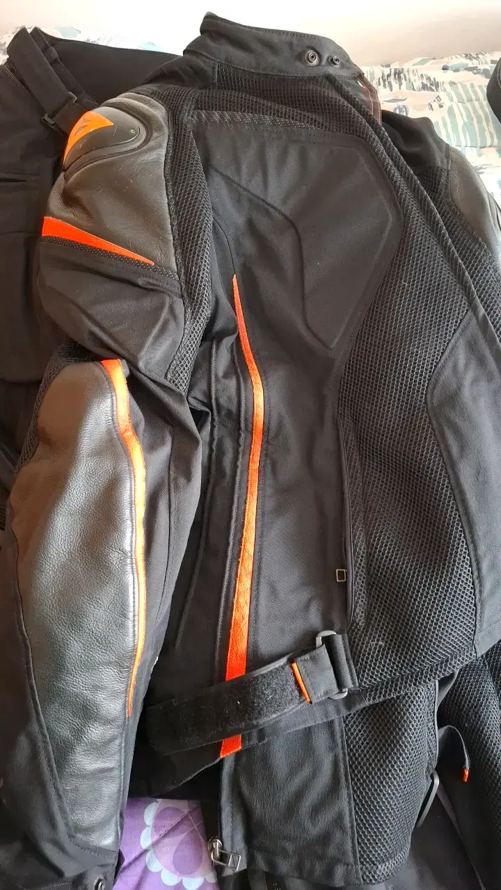 Chaqueta de moto Dainese negra con protecciones - 4