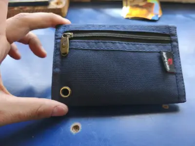 Billetera Maui & Sons negra con diseño tribal - miniatura 4