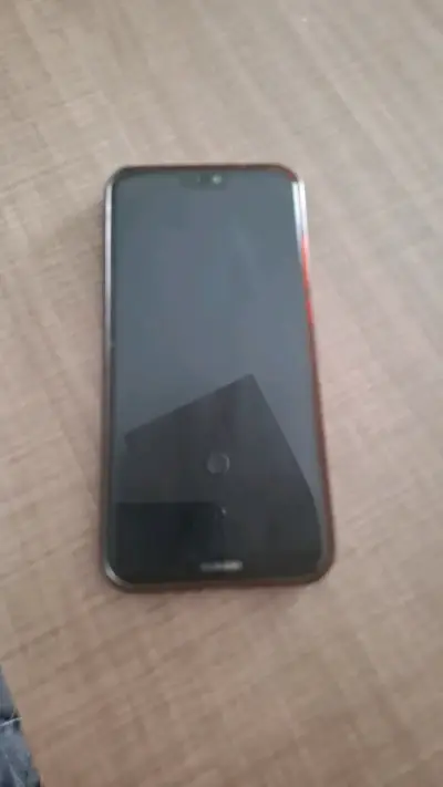 Smartphone Huawei con pantalla táctil y cámara dual - miniatura 1