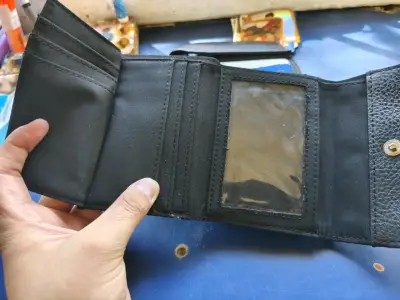 Billetera de cuero negra Basement con cierre - miniatura 3