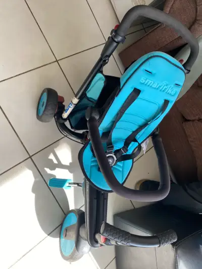 Triciclo SmarTrike azul con manillar aju - miniatura 1