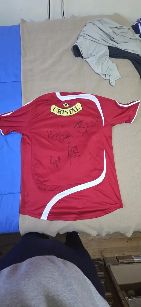 Camiseta de fútbol Universidad de Chile firmada - 2