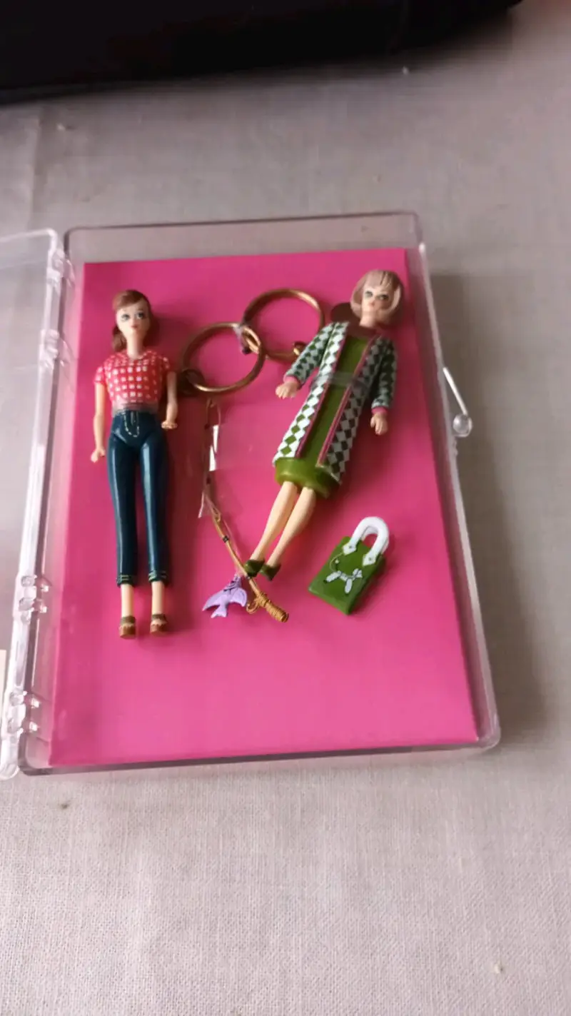 Llavero Barbie con figuras coleccionables - 2