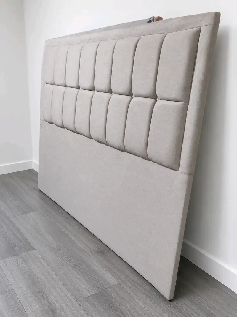 Cabecera de cama tapizada beige - 3