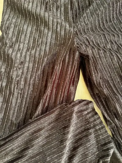 Pantalones anchos negros  con detalle plateado - miniatura 2
