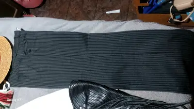 Traje de Huaso Chileno Completo con Sombrero y Espuelas - miniatura 1