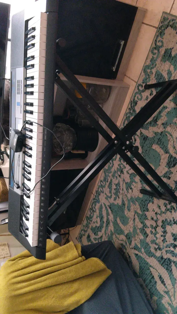 Teclado Casio CTK-1550 con soporte ajustable - 3