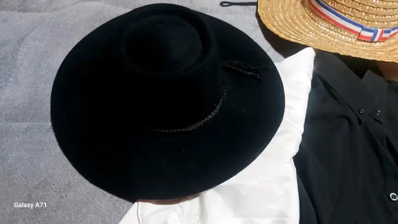 Traje de Huaso Chileno Completo con Sombrero y Espuelas - 2