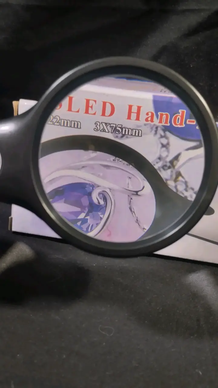 Lupa de Mano con Luz LED 3X y 75mm - 2