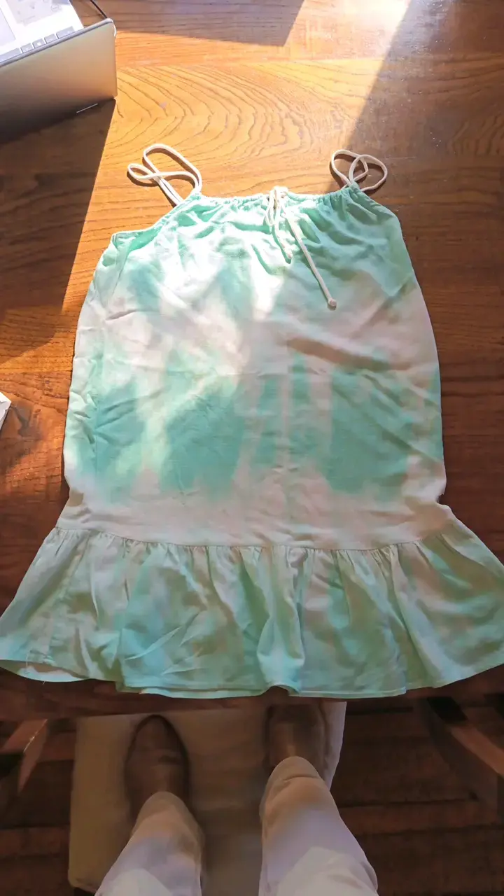 Vestido playero con tirantes verde y blanco
