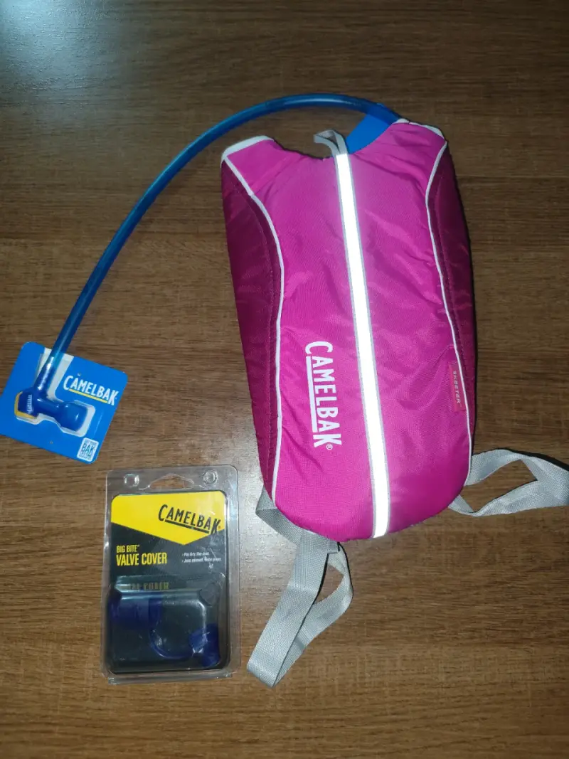 Mochila de Hidratación CamelBak Rosa con Válvula - 2
