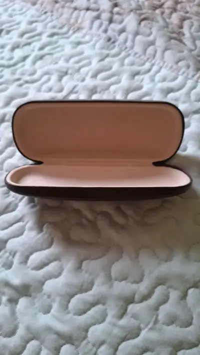 Estuche rígido para gafas color marrón - miniatura 2