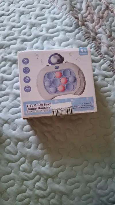 Juego interactivo Yiqu Quick Push para niños - miniatura 1