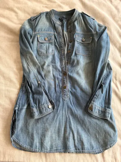 Blusa de mezclilla Gap para mujer talla XS - miniatura 1