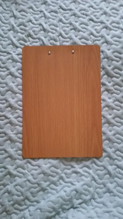 Portapapeles de madera con clip metálico - miniatura 2