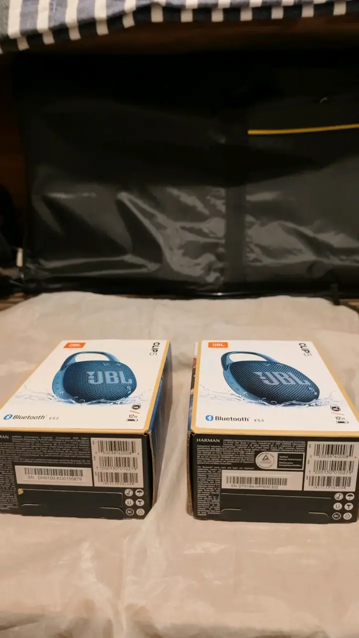 2Parlantes Bluetooth JBL Clip 5 Resistente al Agua - 2