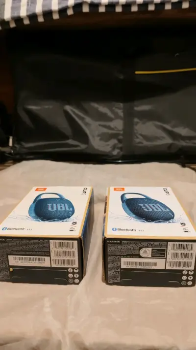 2Parlantes Bluetooth JBL Clip 5 Resistente al Agua - miniatura 2