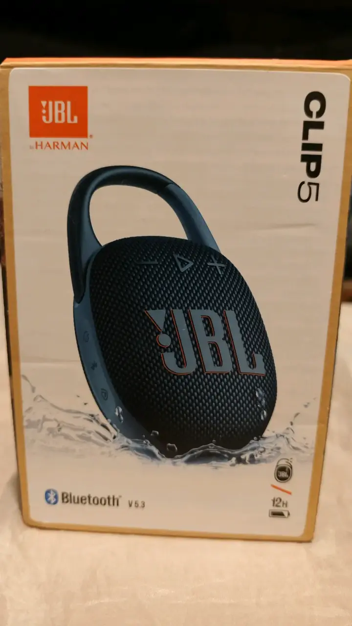 2Parlantes Bluetooth JBL Clip 5 Resistente al Agua - 3