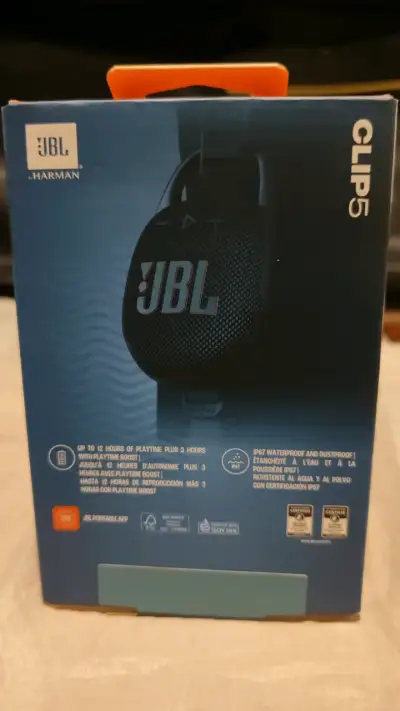 2Parlantes Bluetooth JBL Clip 5 Resistente al Agua - miniatura 4