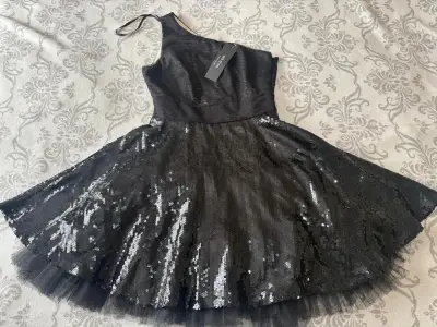 Vestido de fiesta negro con lentejuelas - miniatura 2
