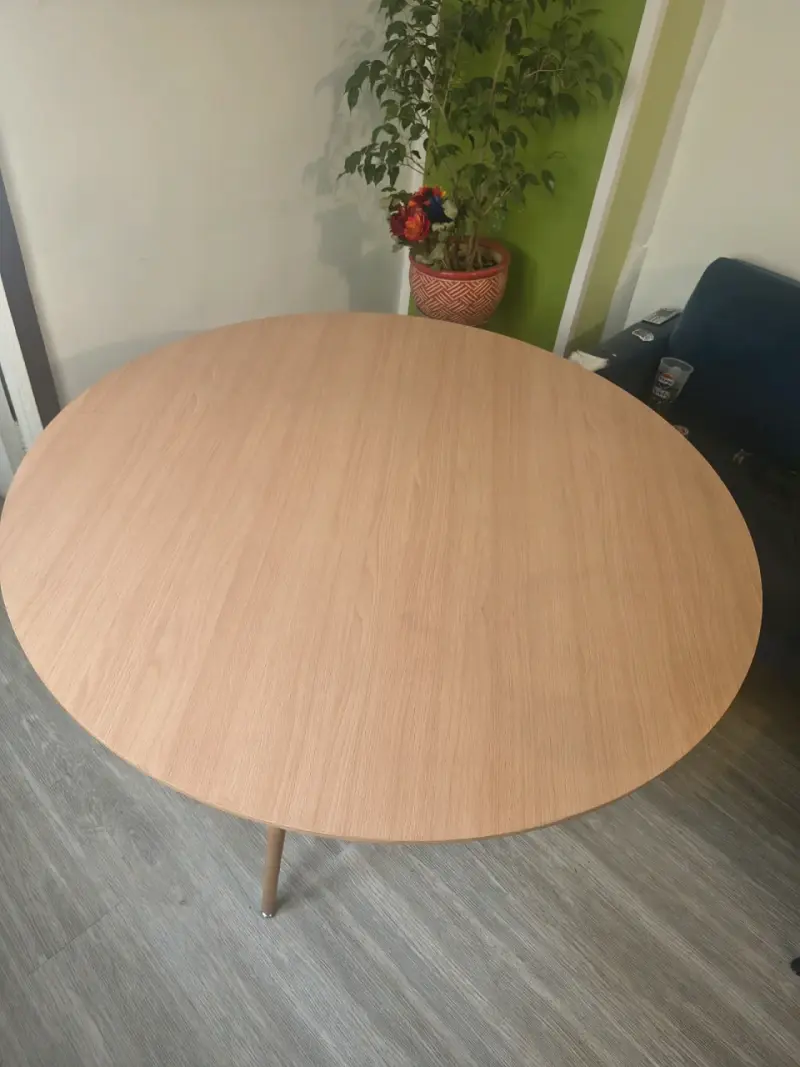 Mesa redonda de madera para comedor - 3