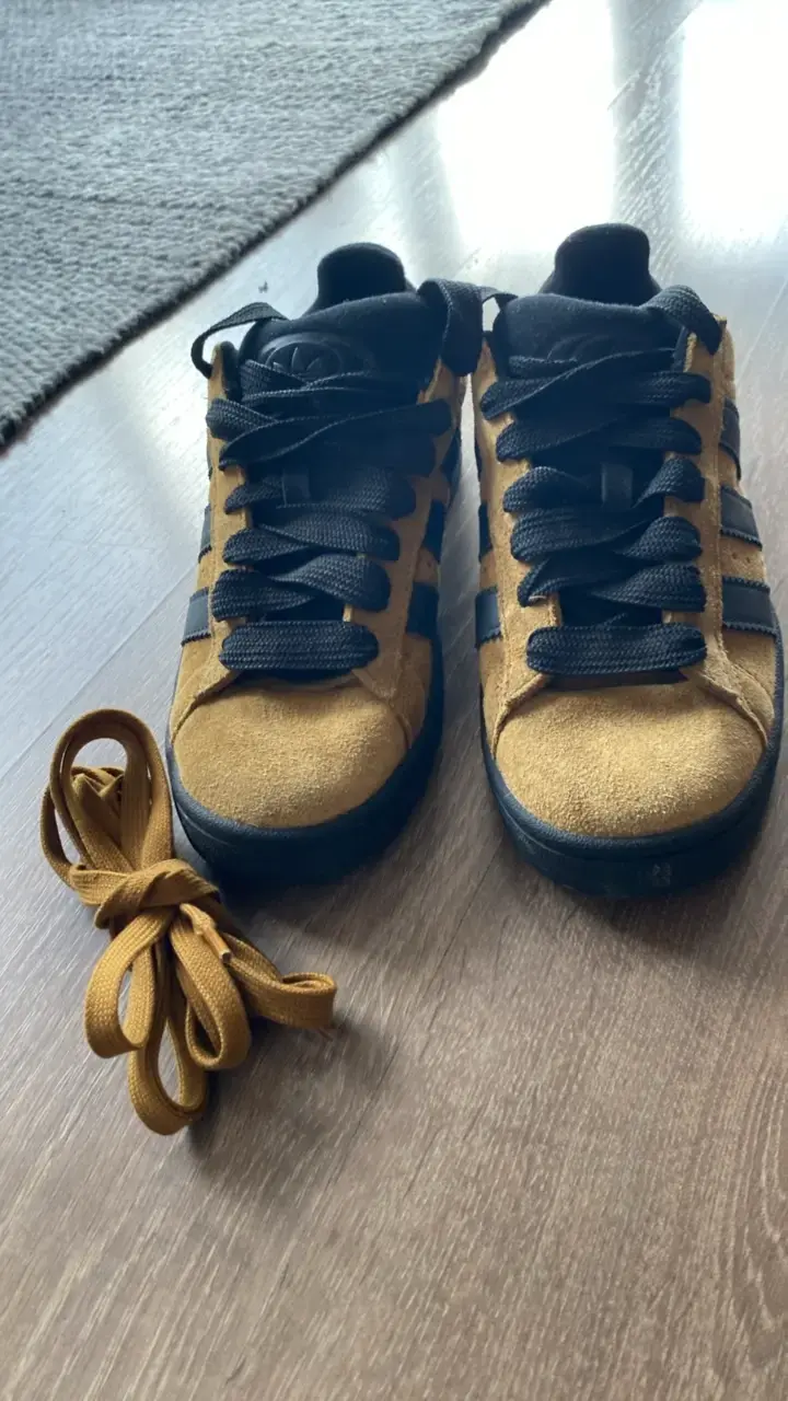 Zapatillas Adidas Campus color café y negro - 2