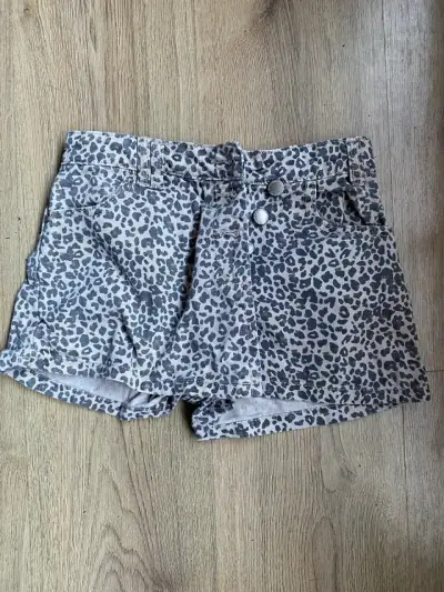 Shorts de mezclilla con estampado animal print - miniatura 1
