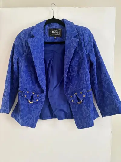 Conjunto de vestido y blazer azul con diseño floral - miniatura 3