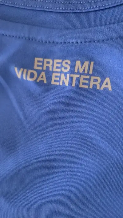 Polera Universidad de Chile 2025 firmada - miniatura 3