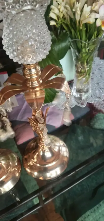 Candelabros de bronce con cristales decorativos - miniatura 2