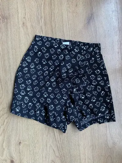 Shorts estampados negros para niña - miniatura 1