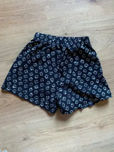 Shorts estampados negros para niña - miniatura 2
