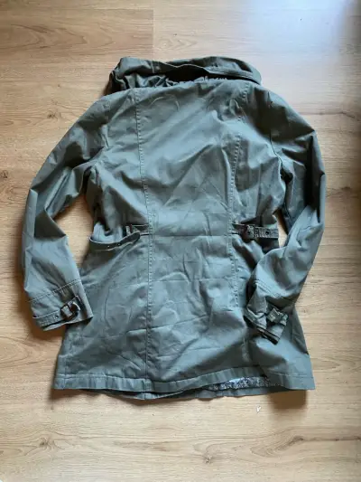 Abrigo verde militar para mujer - miniatura 1
