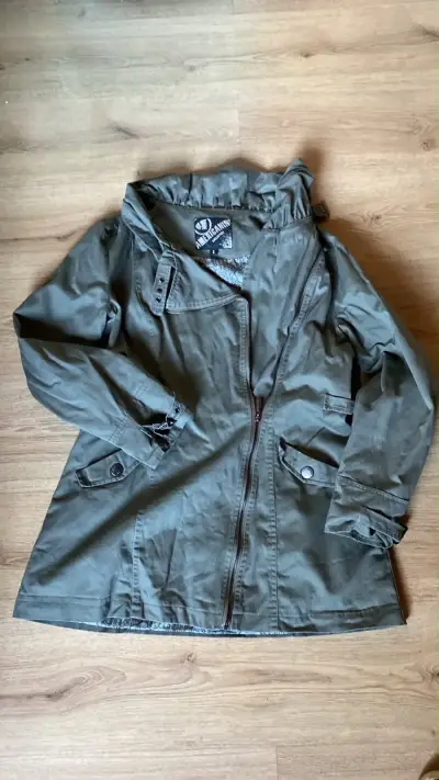 Abrigo verde militar para mujer - miniatura 3