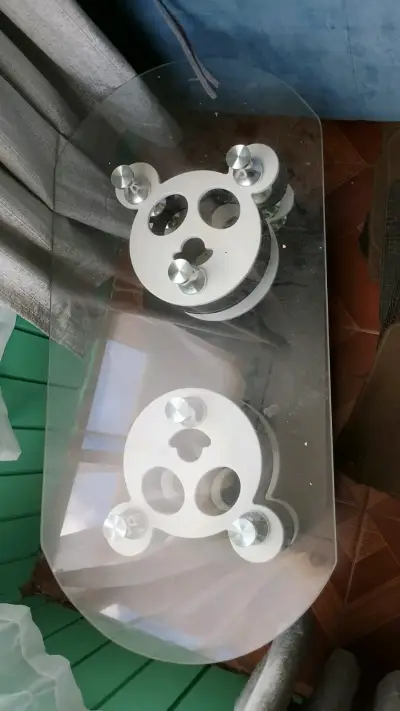 Mesa de centro de vidrio con diseño moderno - miniatura 2