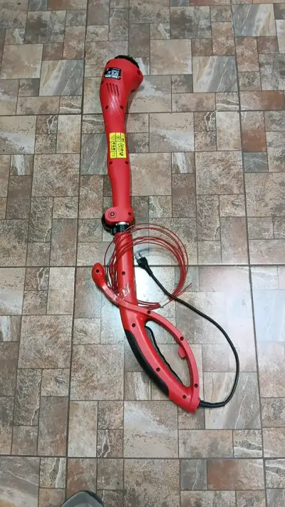 Cortadora de césped Black & Decker GL339-B2 roja - miniatura 1