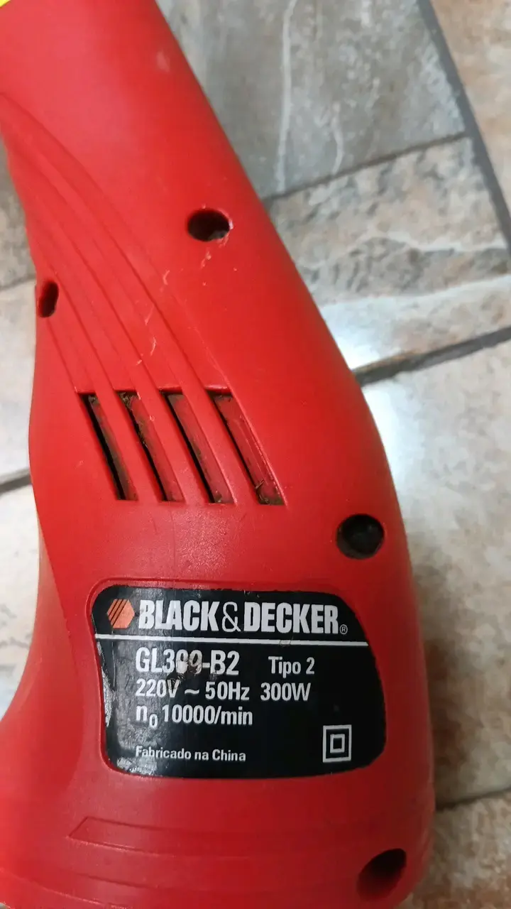 Cortadora de césped Black & Decker GL339-B2 roja - 2