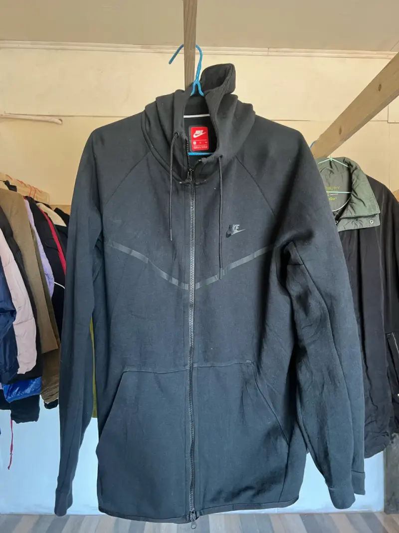 Polerón con capucha negro Nike para hombre