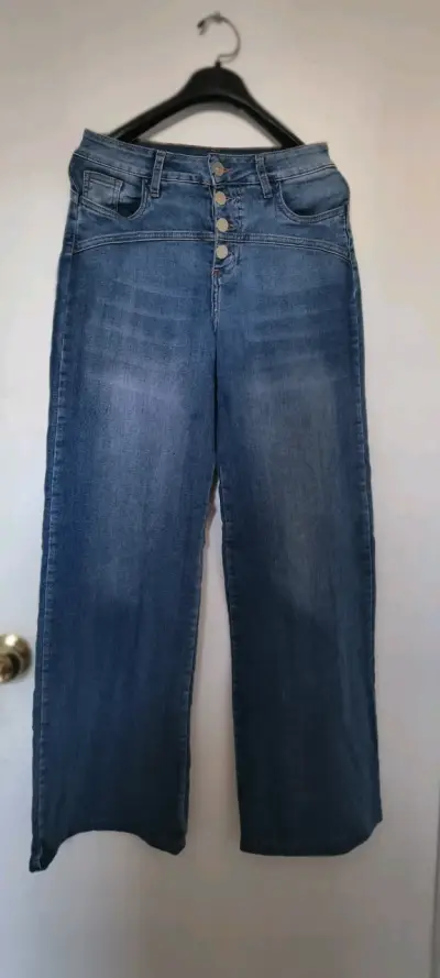 Jeans de mujer azul con botones - miniatura 1