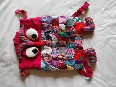 Mochila infantil búho multicolor hecha a mano - miniatura 1