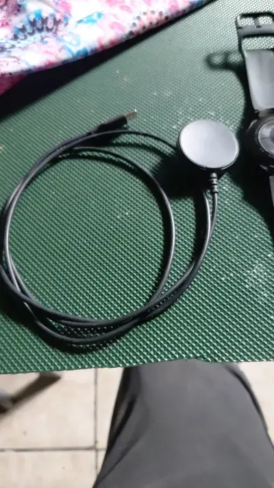 Reloj inteligente Samsung Galaxy Watch con cargador - miniatura 3
