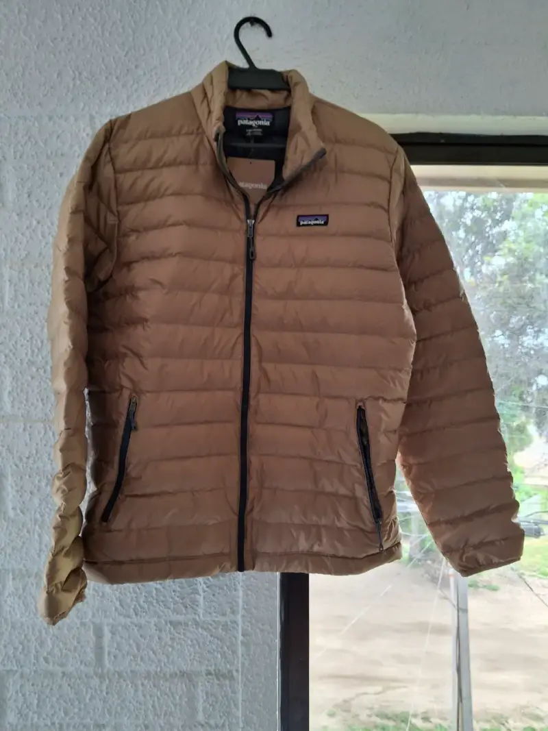 Chaqueta Patagonia de plumas color beige